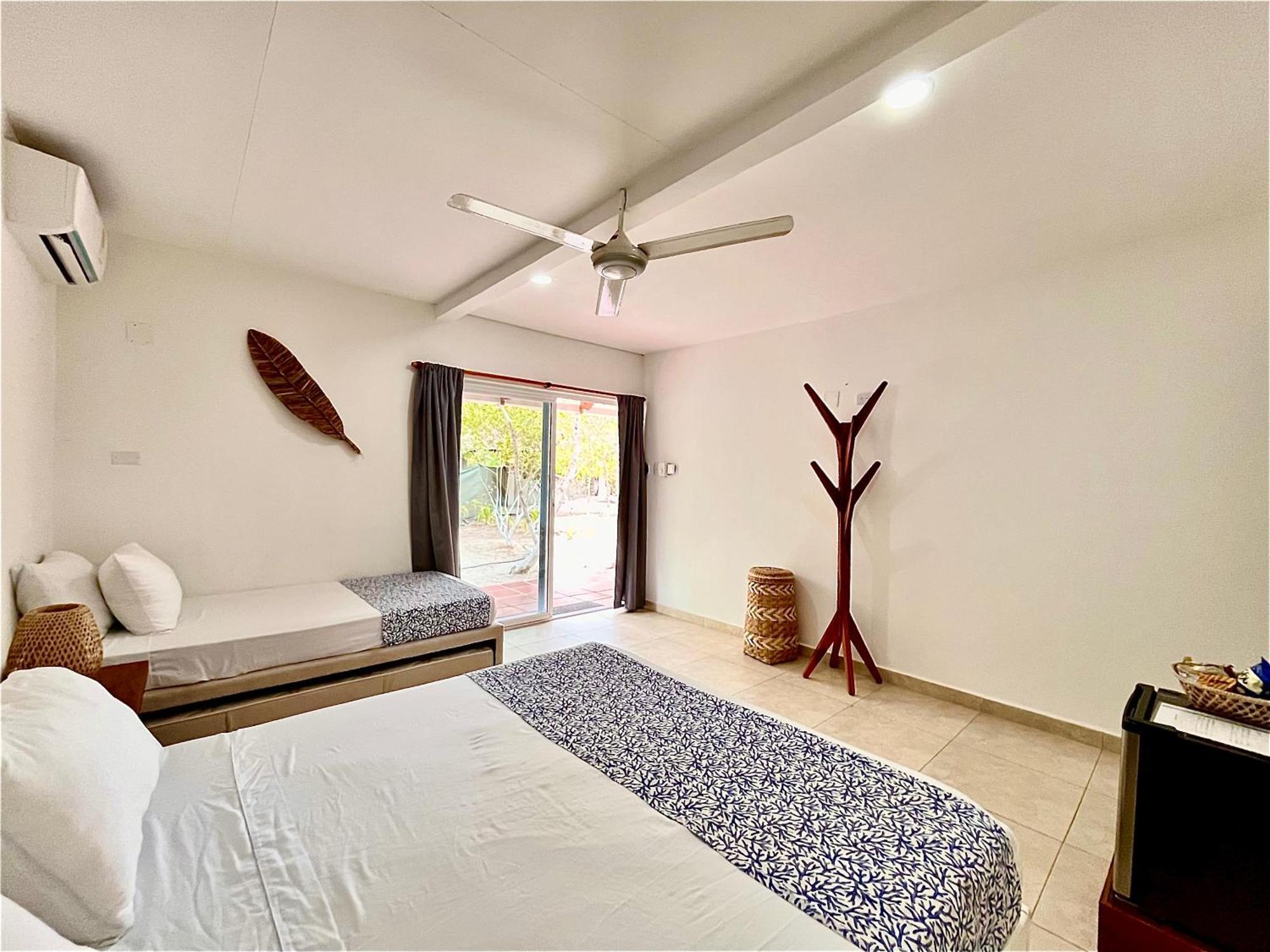 Hotel Carey Beach Baru Exterior photo